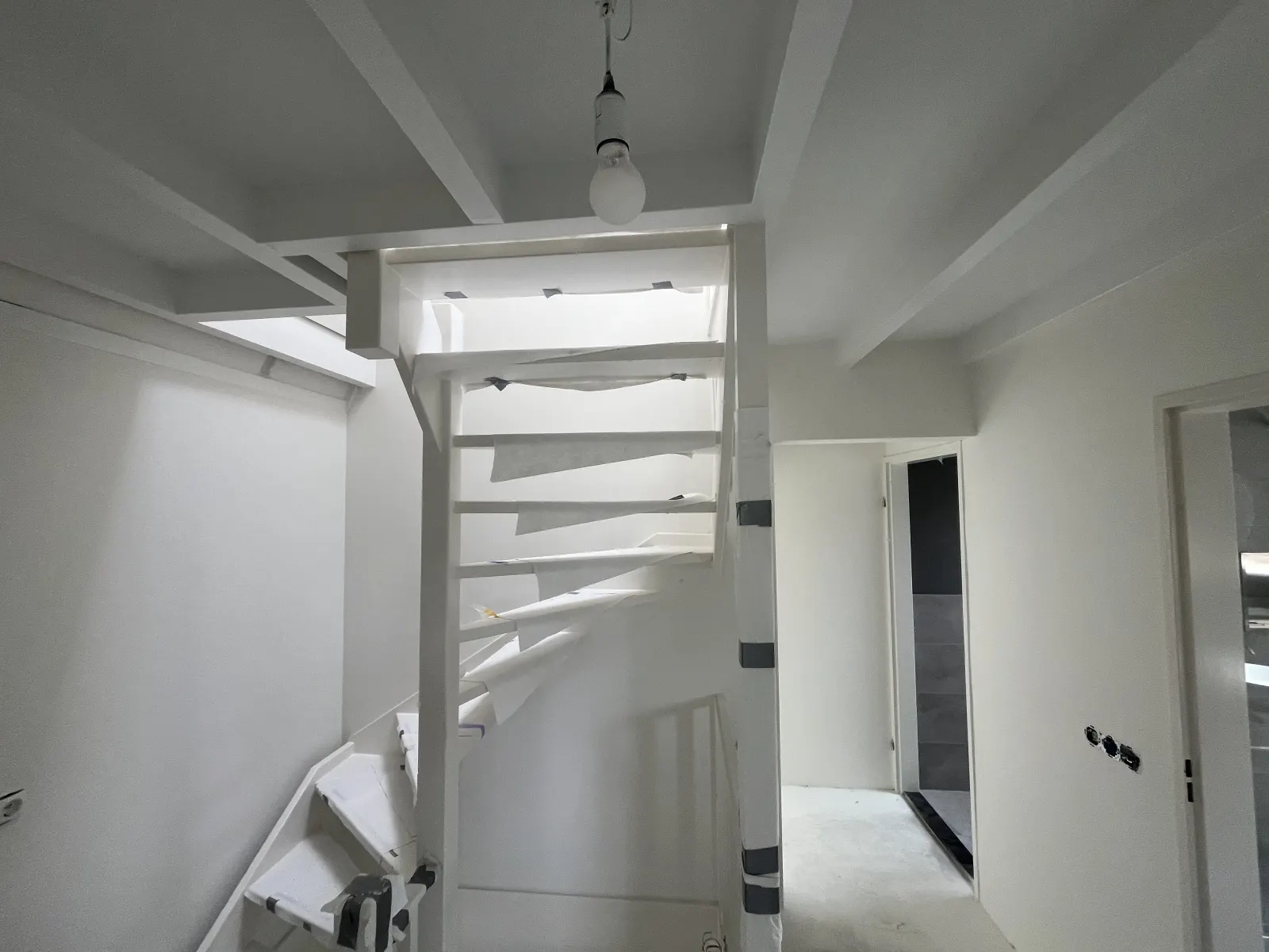 Complete Woning > woonkamer, hal, wc, trapgat, overloop, slaapkamers en zolder | Epe