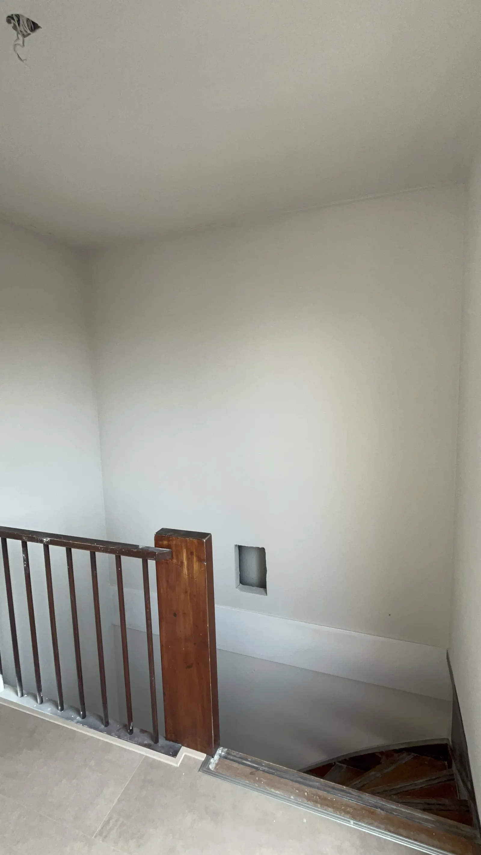 Complete Woning > woonkamer, hal, slaapkamers, trapgat, overloop en zolder | Maassluis