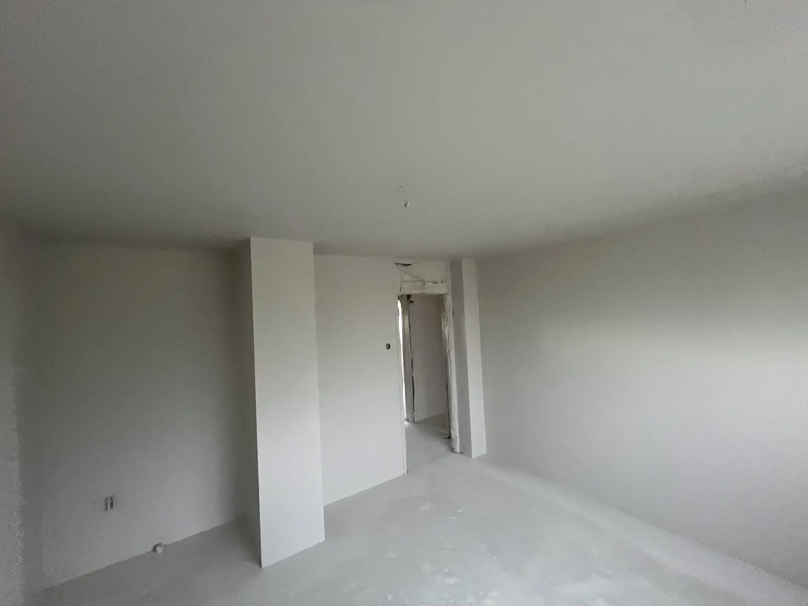 Complete Woning > woonkamer, hal, slaapkamers, trapgat, overloop en zolder | Maassluis