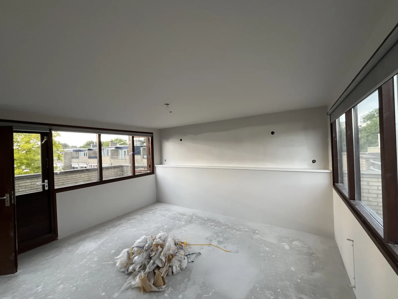 Complete Woning > woonkamer, hal, slaapkamers, trapgat, overloop en zolder | Maassluis