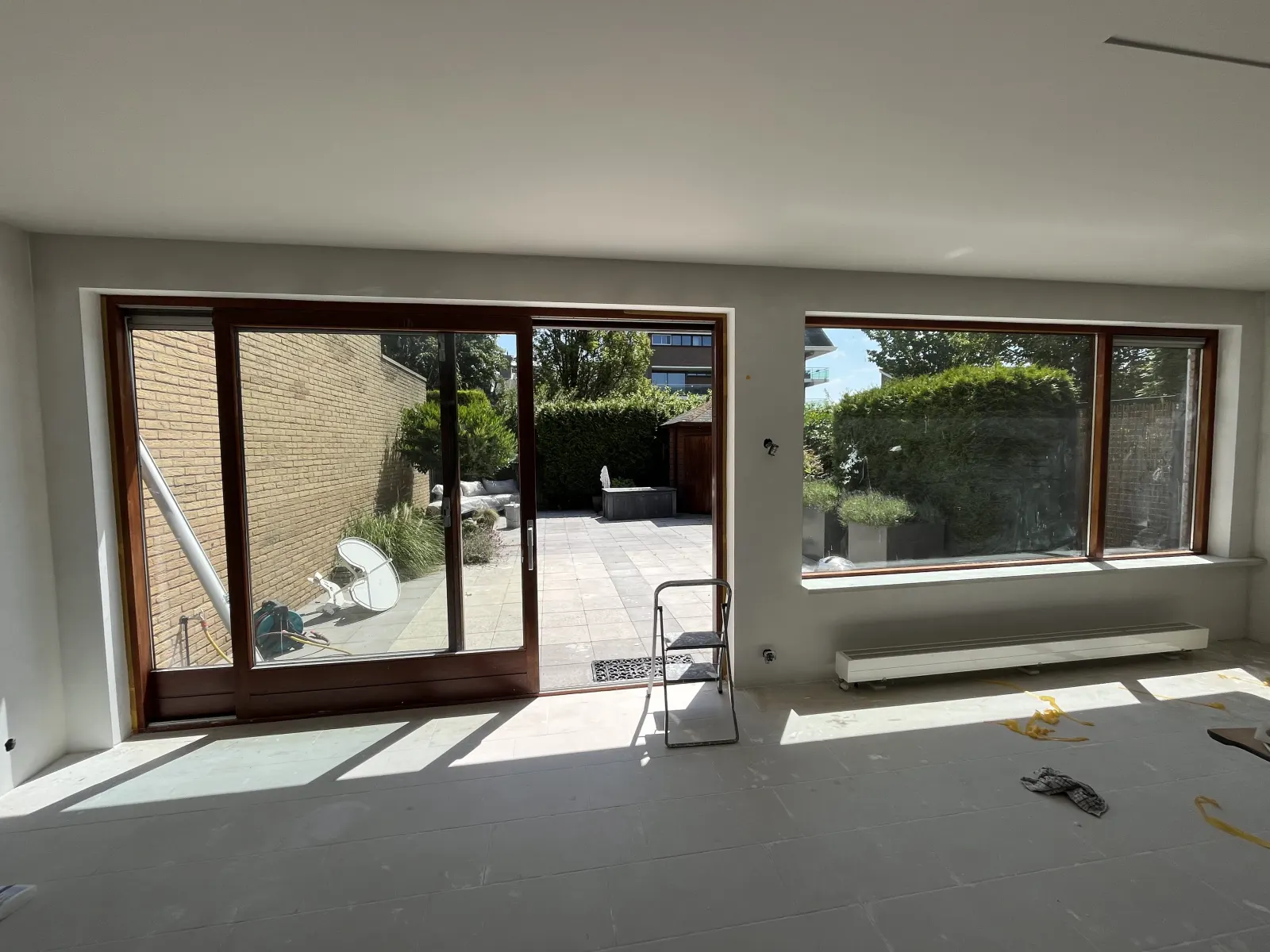 Complete Woning > woonkamer, hal, slaapkamers, trapgat, overloop en zolder | Maassluis