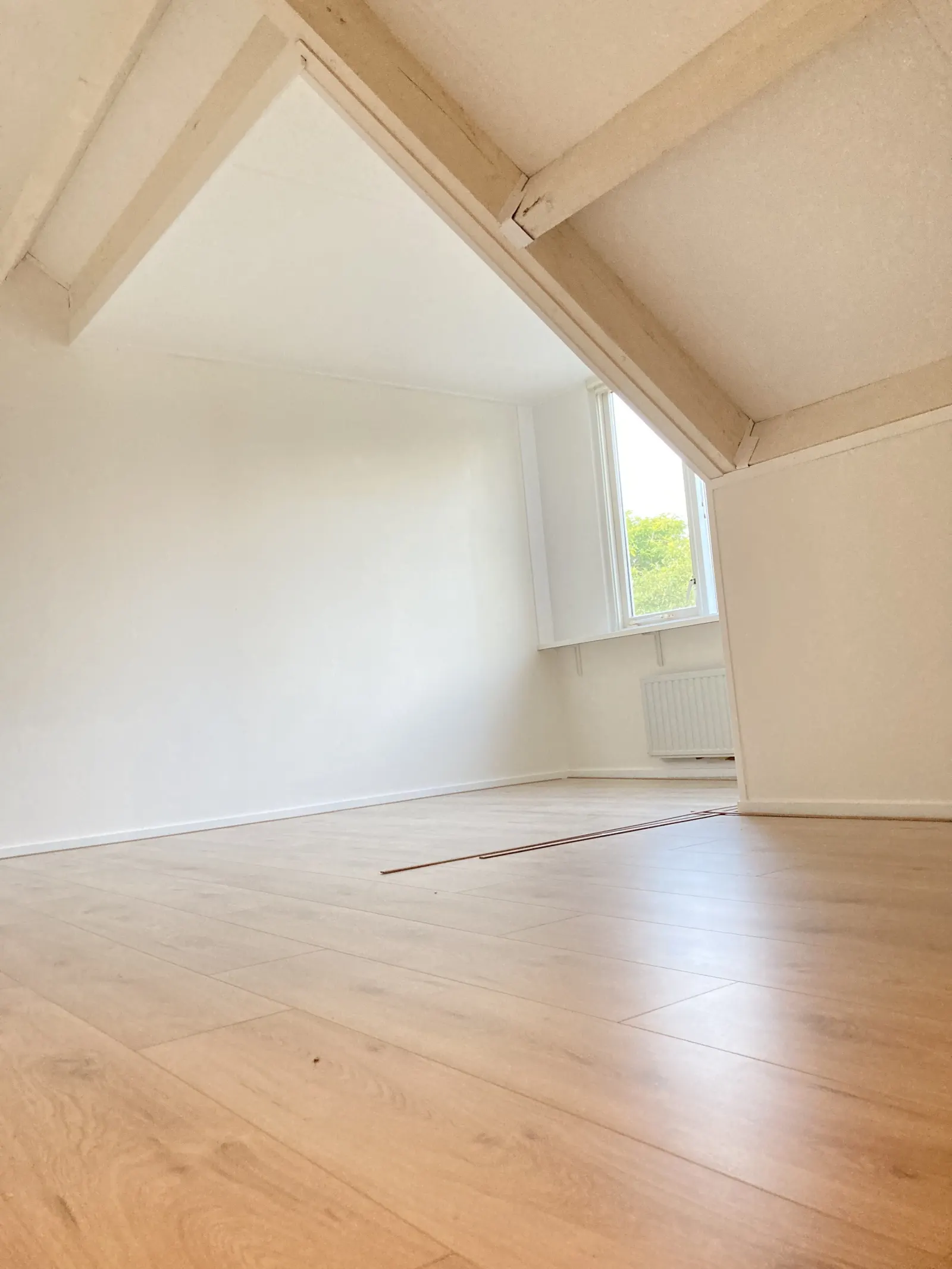 Slaapkamer | Sint-Maartensdijk in Sint-Maartensdijk (Latex verfspuiten, Schilderwerk, Stucwerken)
